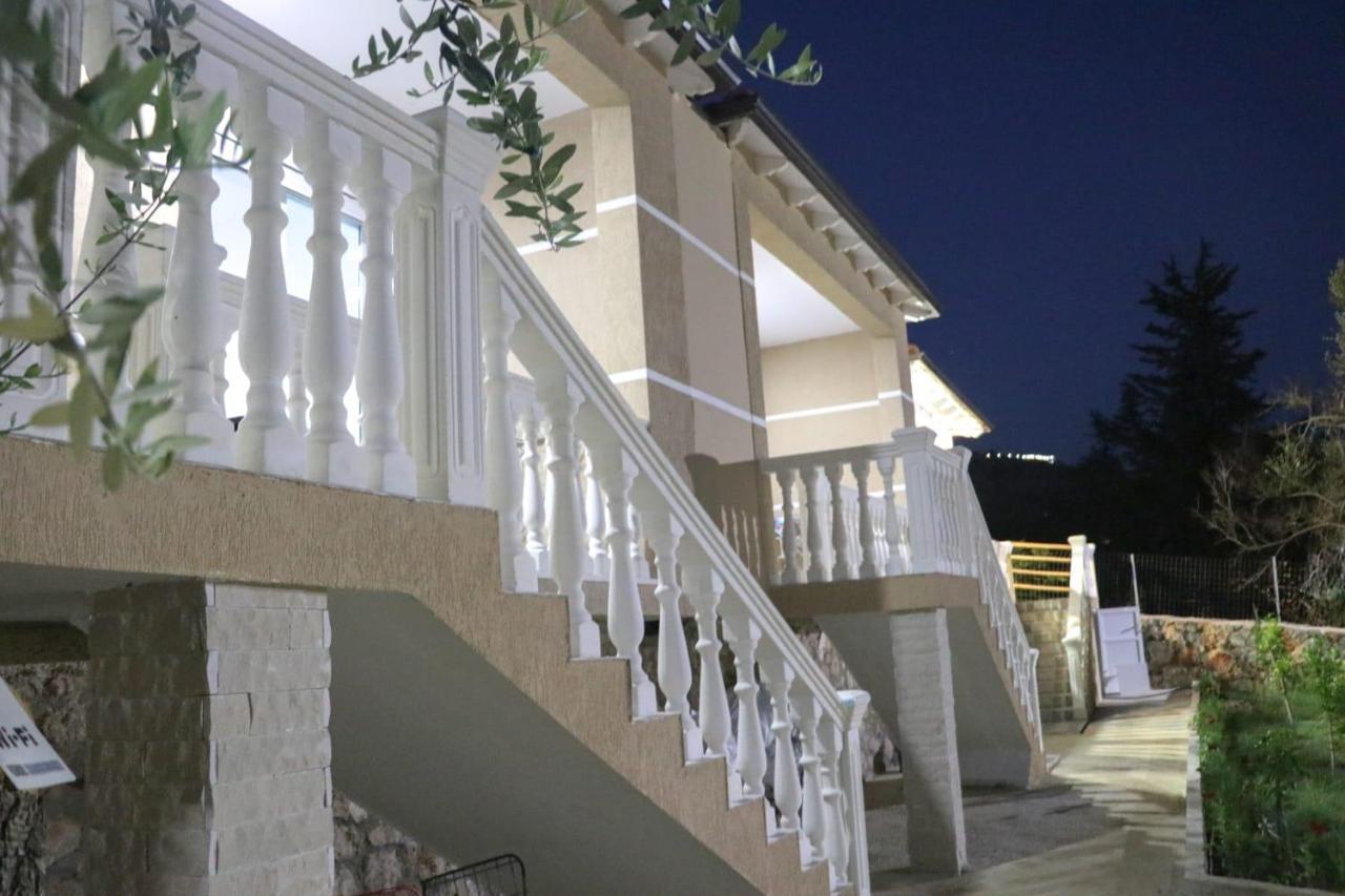 Essos Villas Dhërmi Exteriör bild