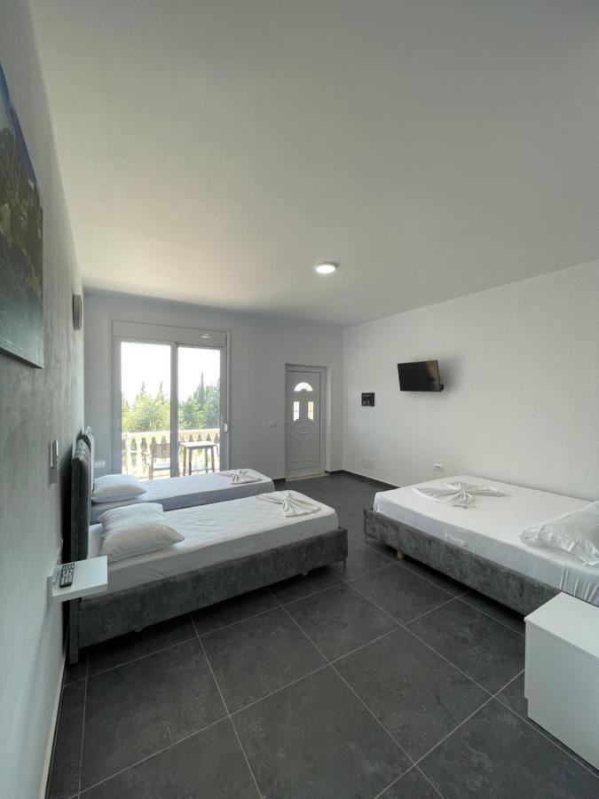 Essos Villas Dhërmi Exteriör bild
