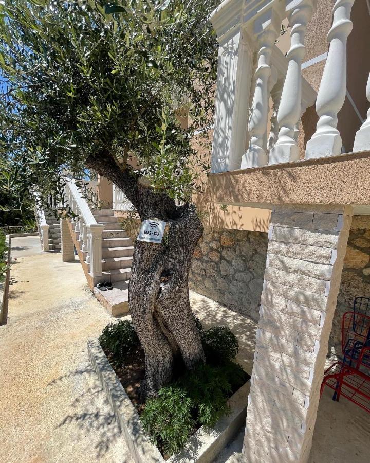 Essos Villas Dhërmi Exteriör bild