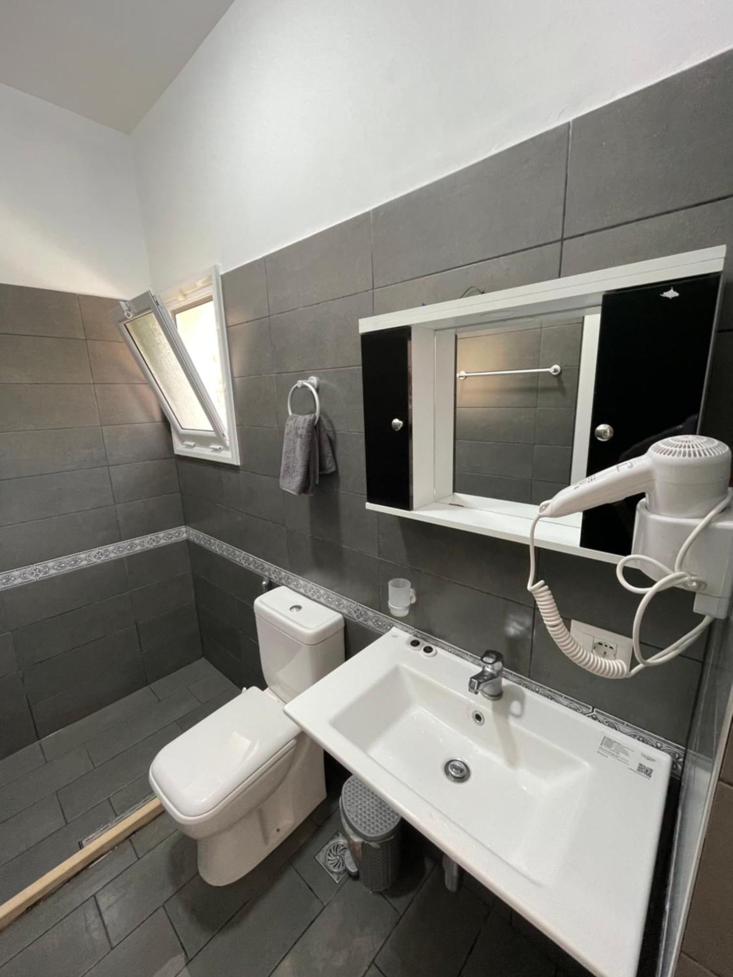 Essos Villas Dhërmi Exteriör bild