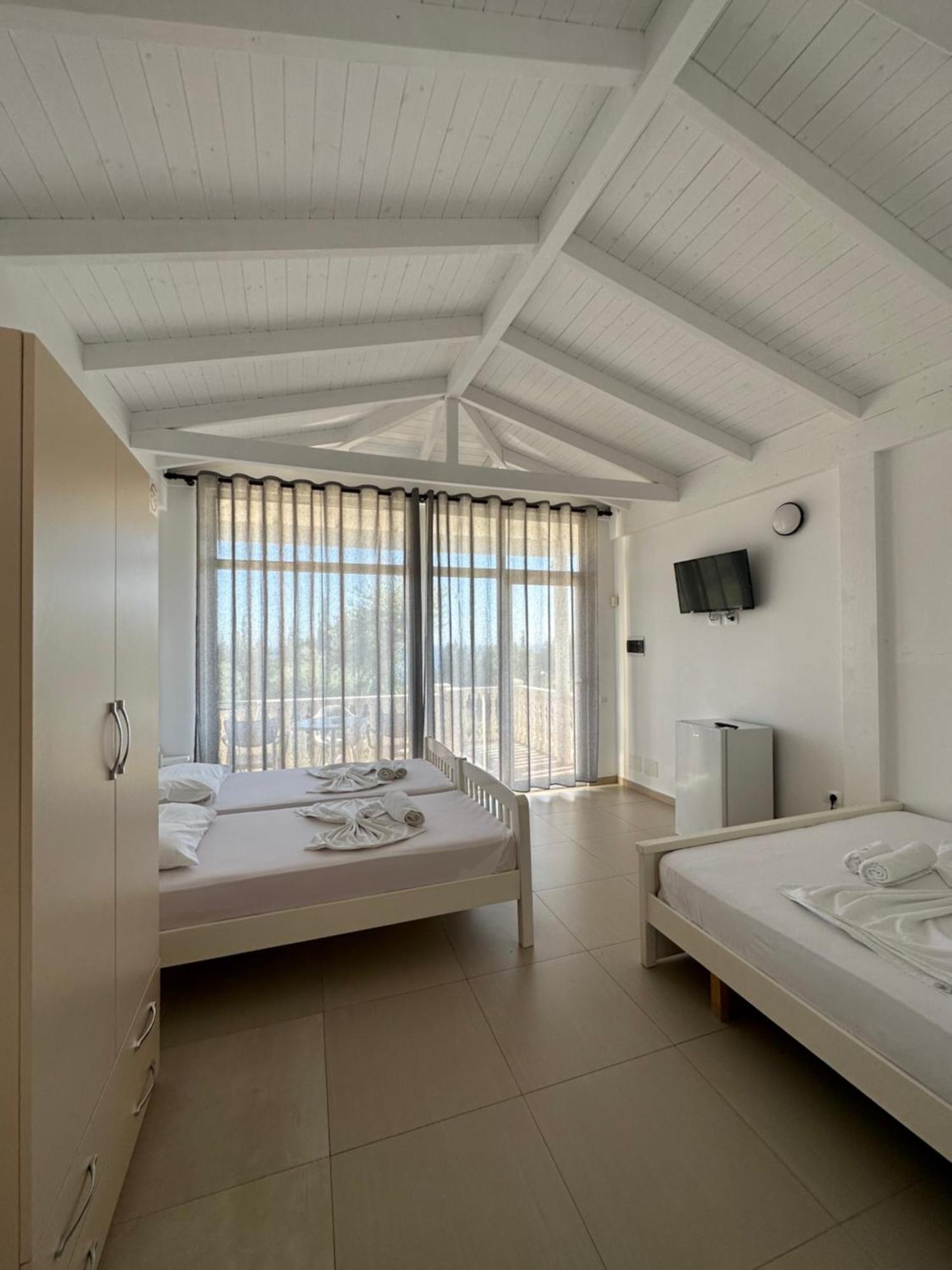 Essos Villas Dhërmi Exteriör bild