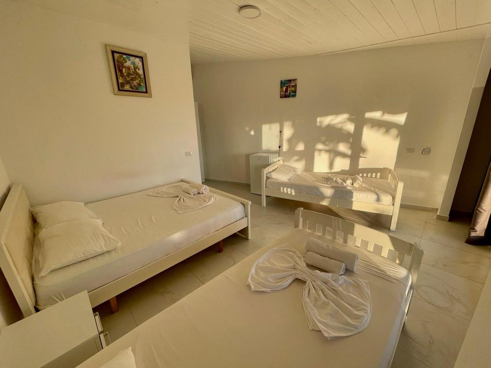 Essos Villas Dhërmi Exteriör bild