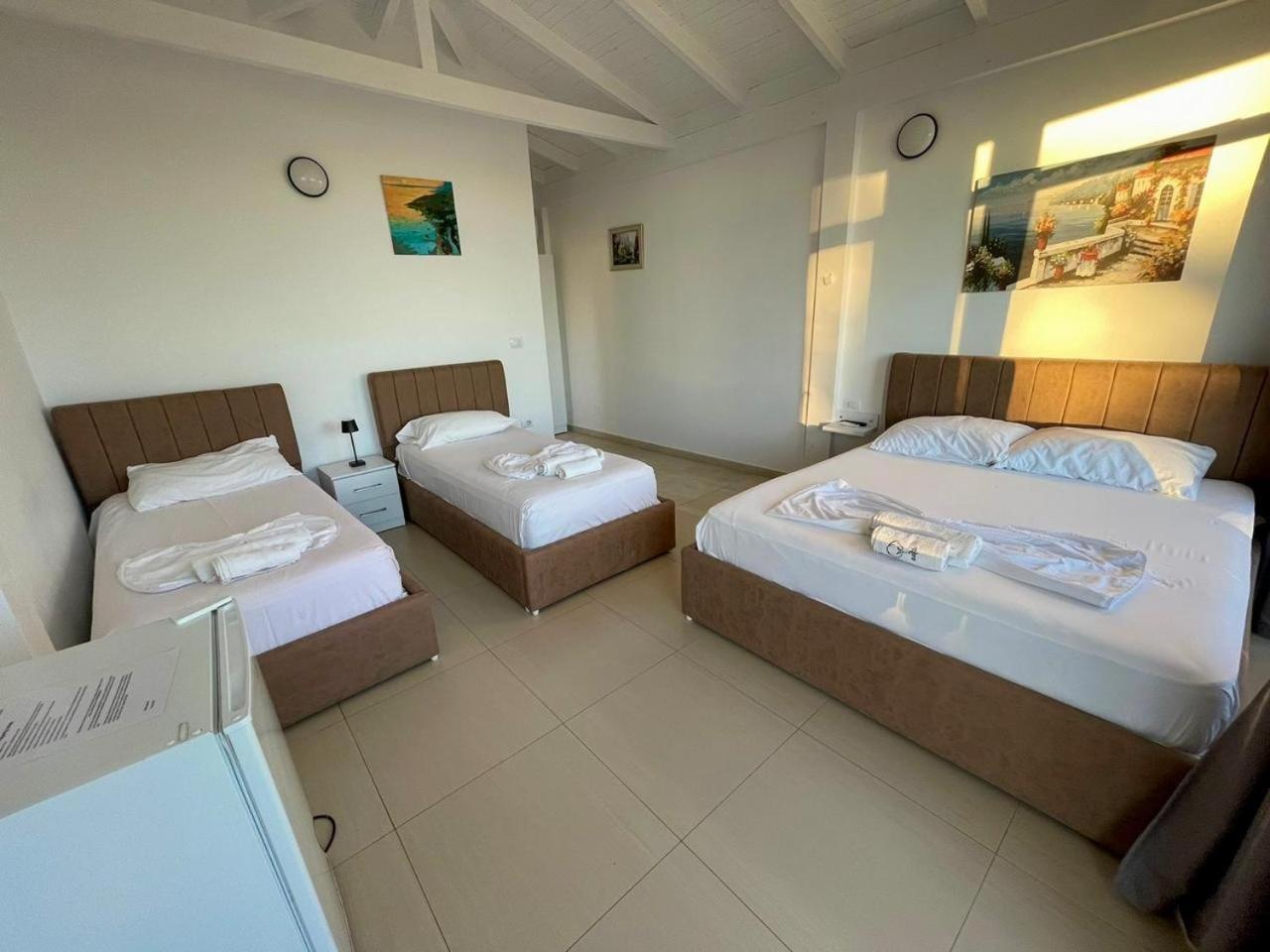 Essos Villas Dhërmi Exteriör bild
