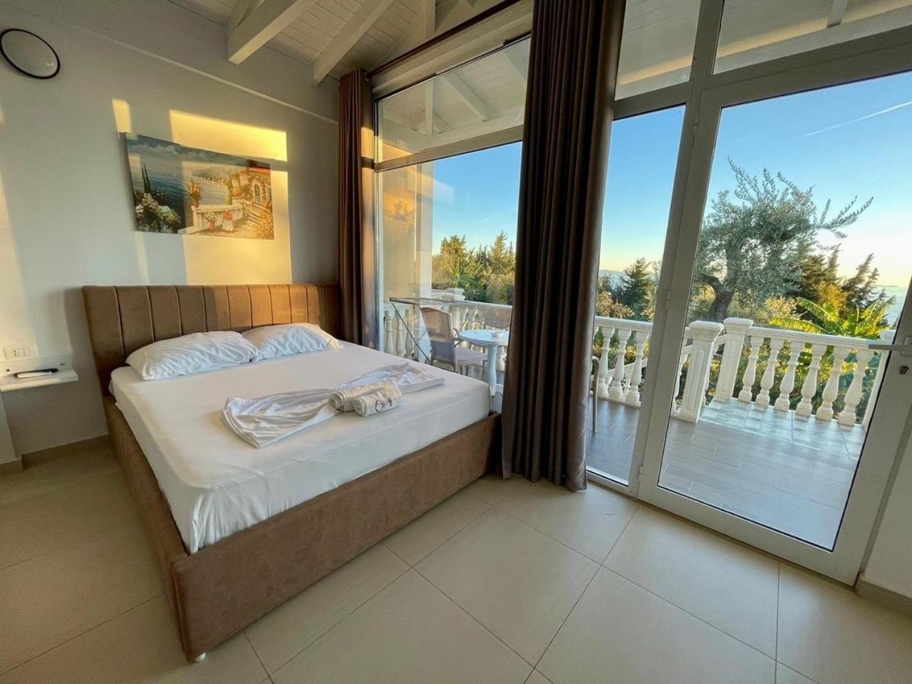 Essos Villas Dhërmi Exteriör bild